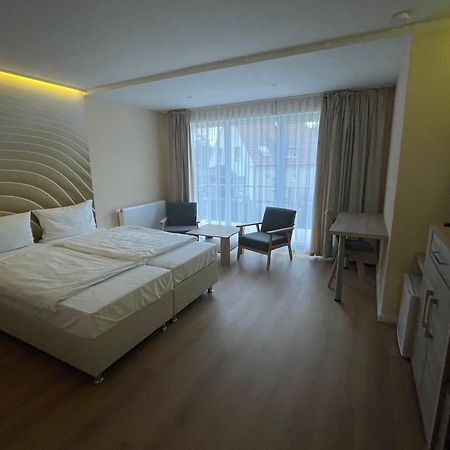 Hotel Andrea 克赖尔斯海姆 外观 照片