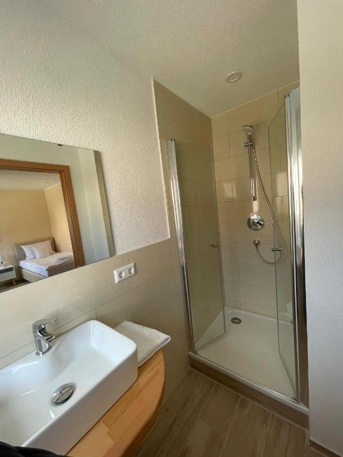 Hotel Andrea 克赖尔斯海姆 外观 照片